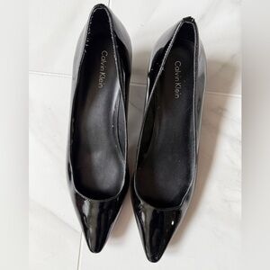 Calvin Klein Black Patent Leather Minimalist Kitten Heel Pumps Size 8